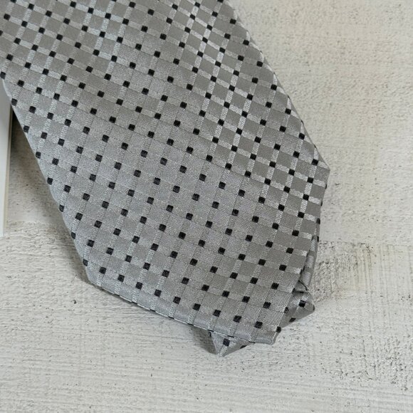 Giorgio Armani Silk Tie Gray Black Dot Pattern Made in Italy NWT - Picture 2 of 8